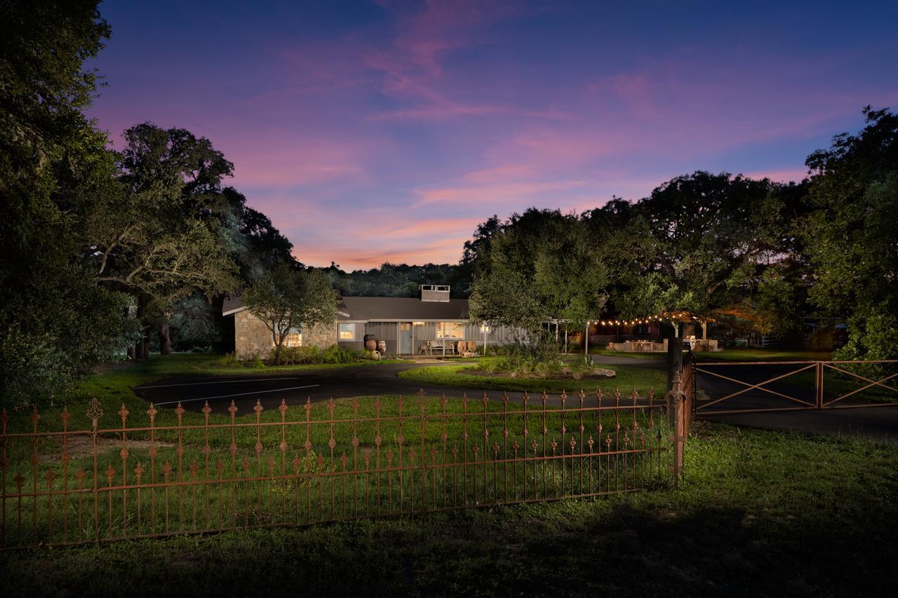 Camp Lucy Hotel Dripping Springs Exterior photo