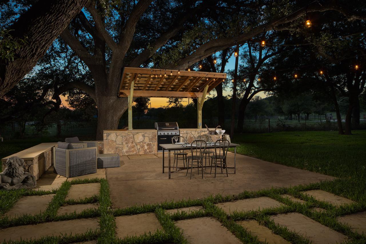 Camp Lucy Hotel Dripping Springs Exterior photo